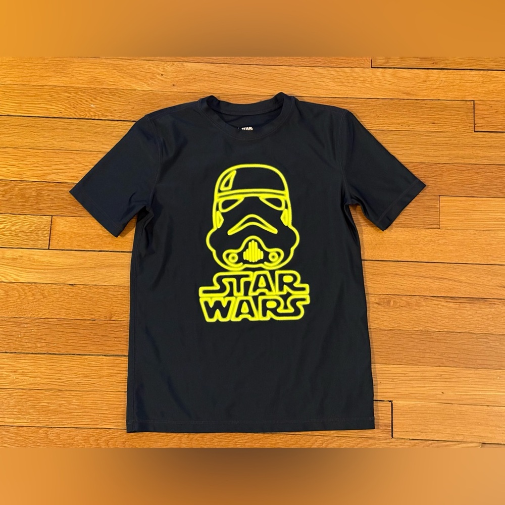 Boys size L 10-12 rashguard GAP Star Wars